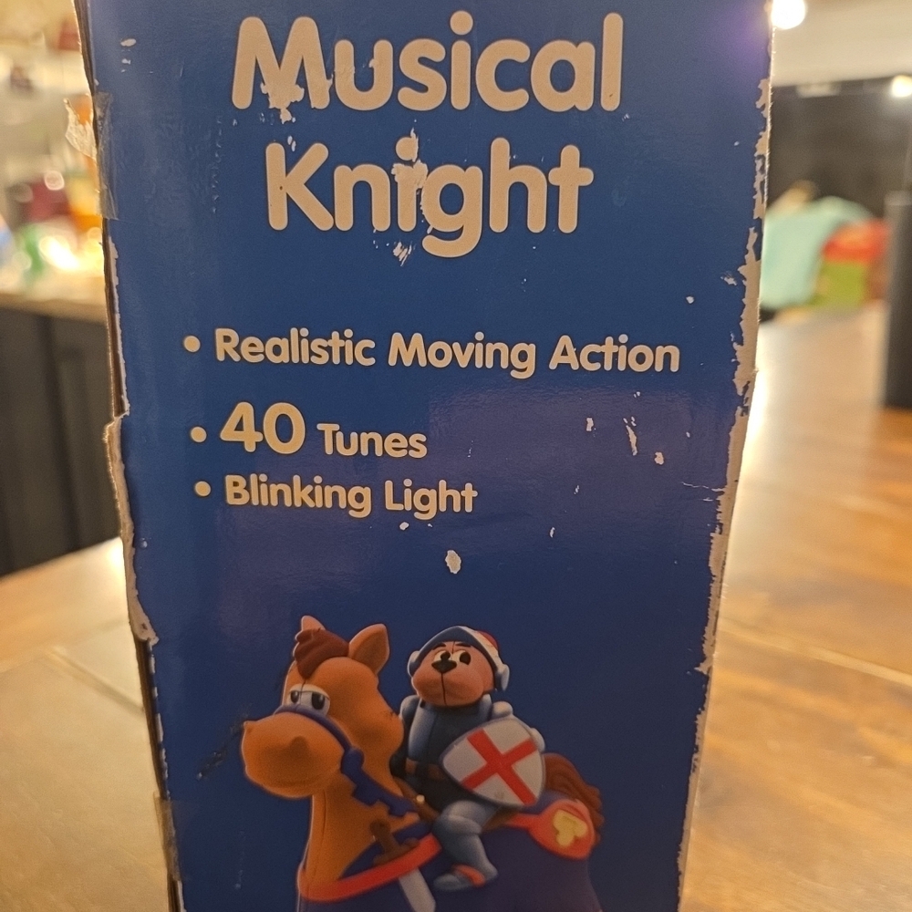 Musical Knight Action Figure - Yellow‎ and Blue - Picture 4 of 4